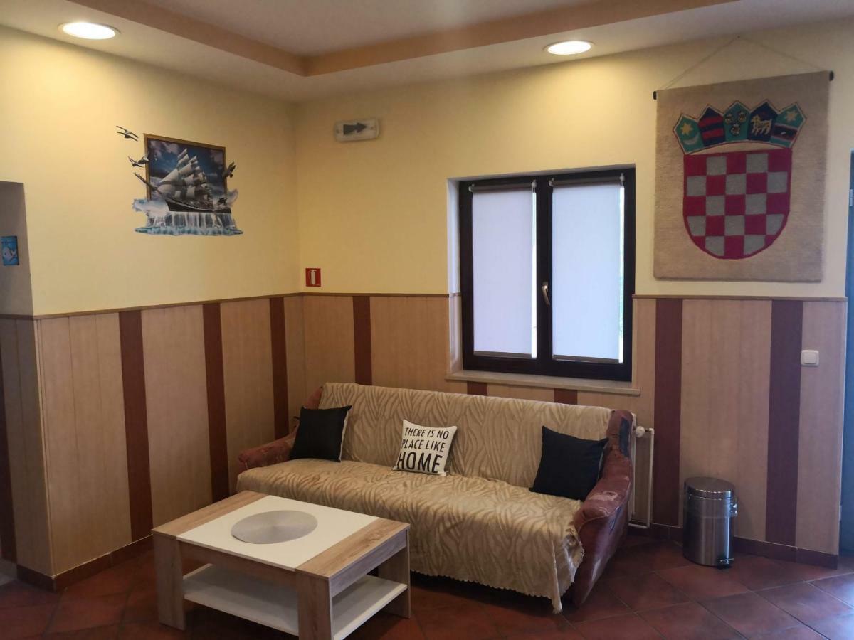 Hostel Marinus Sveti Vid-Miholjice Εξωτερικό φωτογραφία